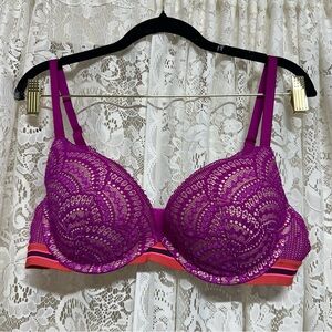 PINK Victoria’s Secret Purple Lace Very Sexy Lightly Lined Plunge Bra